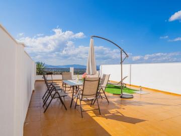 Cubo's Urban Terrace Country View & Free Parking