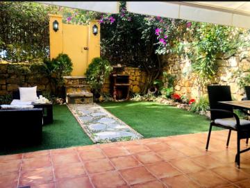 Lujoso bajo con jardín y jacuzzi privado Calahonda Royale