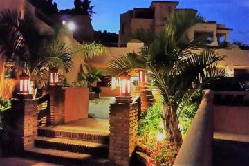 Elegant 2BR Apartment Puerto Banus Marbella just 12 Minutes Away by GMaps