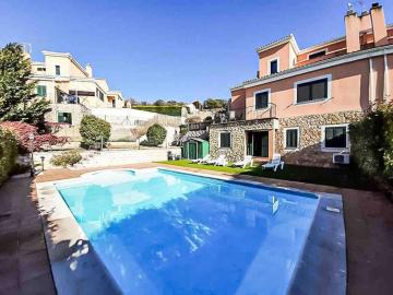 Detached house in the golf course 5 min to Girona