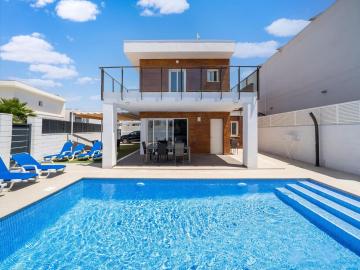 Splendid Villa in Gran Alacant with Private Swimming Pool