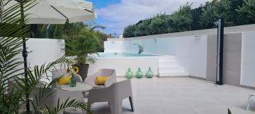 Bayton House
