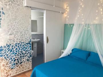 Petit Room