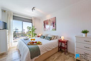 Sea Views & Parking - SOHO Cozy Apartment