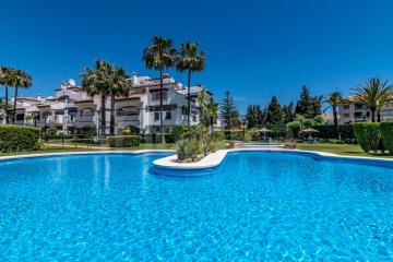 APARTAMENTO a 7 MINUTOS PUERTO BANUS 1ª LINEA PLAYA