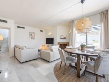 Los Naranjos Beautiful 1 Bedroom penthouse