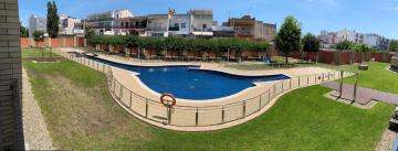 Precioso piso con piscina y parque para niños