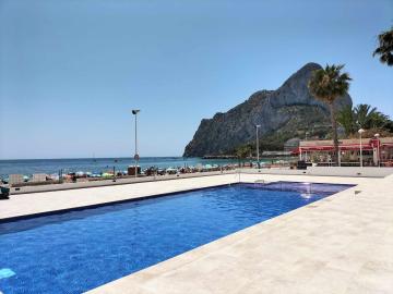 Apartamento para 4 primera línea playa piscina