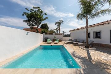 Pedregalejo Villa Sea&City with private heated pool