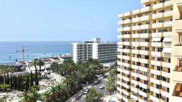 Apartamento junto al mar con piscina climatizada en Playa Jardin