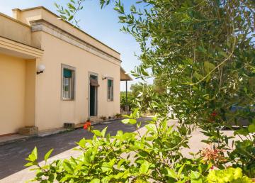 Casa Frulli by BarbarHouse