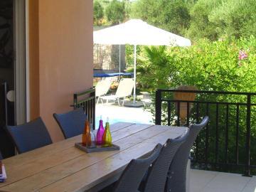 Beautiful modern luxuriously villa private swimming pool 8 p NW coast Crete