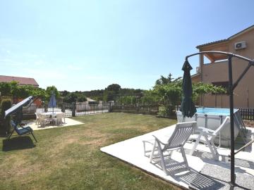 Cozy Holiday apartment Zana in Banjole, Croatia