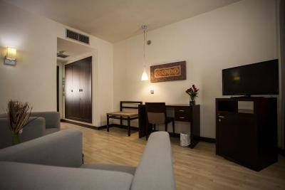 Hotel Puerta de Ocaña - 4