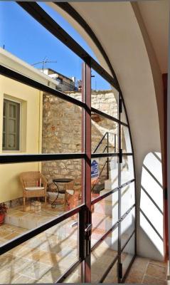 Platanos in the castle - 4