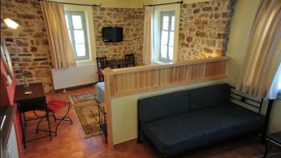 Platanos in the castle - 3