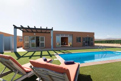 Villas Caleta Beach & Golf