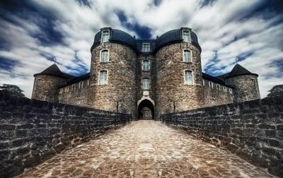 Aux Pieds de La Cathedrale - 5