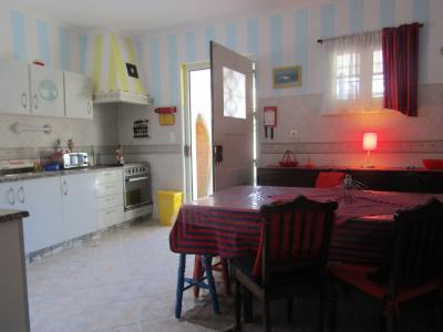 West Coast Surf Hostel - 3