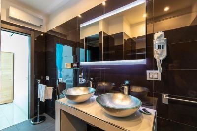 Mayfair Lifestyle Suites by Babylon Stay - 1