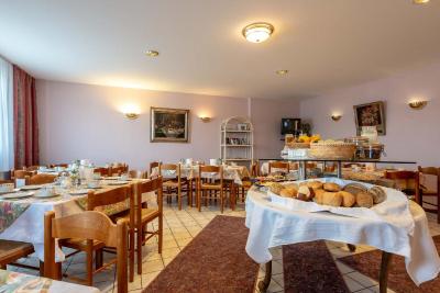 enjoyHotel garni Korntal Stuttgart b&b Parkplatz Sprinter Penny eTank - 3