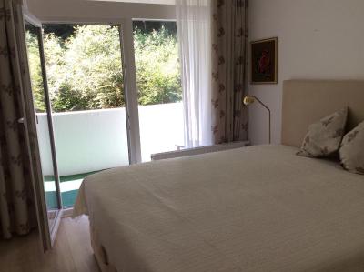 Kurhaus Apartment King Size Bett 180x200 - 1