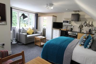 Holcombe House - 3