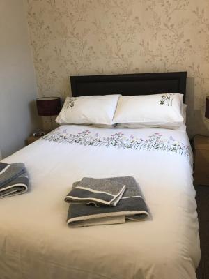 Parade Holiday Apartments - 1