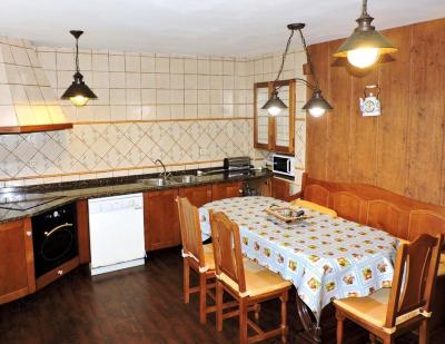 4 bedrooms house with furnished terrace and wifi at Premio