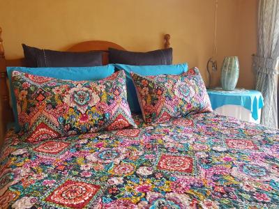 Mapleton Peaceful Provence BnB - 6