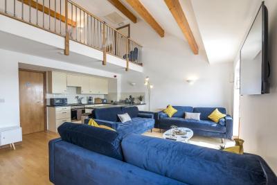 Marina View - 3 Bedroom Apartment - Milford Marina - 3