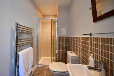 Troon Executive Apartment - 7
