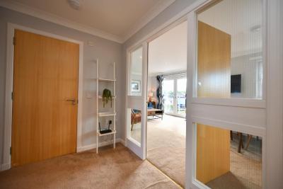 Troon Executive Apartment - 4