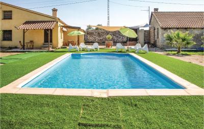 Nice Home In Villanueva Del Duque With 7 Bedrooms, Wifi And Outdoor Swimming Pool