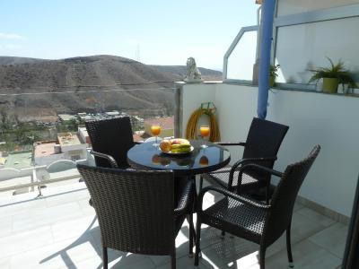 Moderne Ferienwohnung mit toller Aussicht und Pool