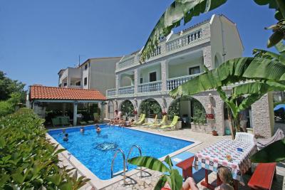 Apartments & Rooms Lo & Mar - 2