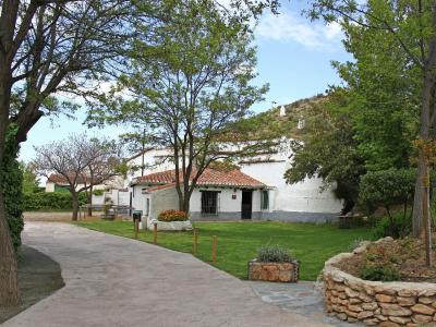 Rustic Cave House in Alcudia de Guadix with Pool