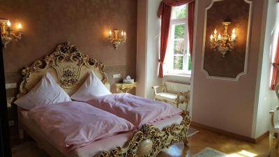 Schloss Sennfeld - Hotel & Veranstaltungsort - - 1
