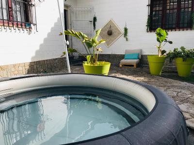 Villa Las Tejas con JAKUZZI, 3 minutos andando de la playa 6-8 personas