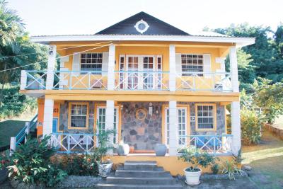 Buttercup Cottage Apartments - 5