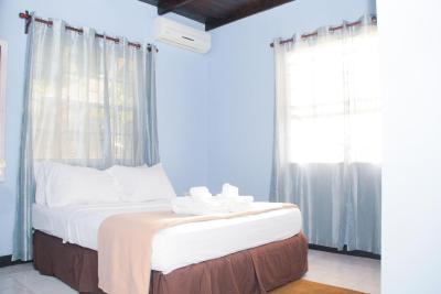 Buttercup Cottage Apartments - 6