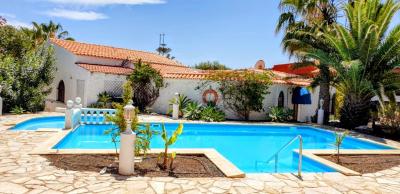 Villa Océano mit privatem beheiztem Pool, vollklimatisiert und Meerblick