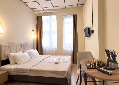 Golden Door Hotel - 1