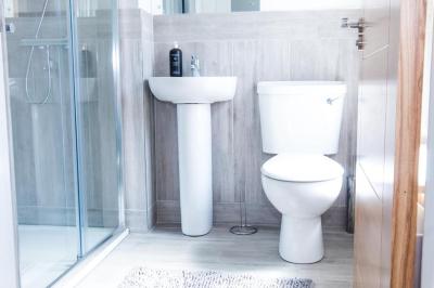 Castle gate lodge - 1