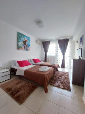 Infinity Night Villa - 3