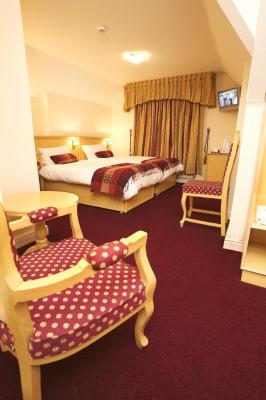 Gateway Hotel - 1