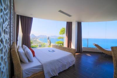 The Light Hotel & Spa