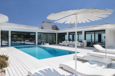 Luxury Villa In Barcelona 12 Guestss