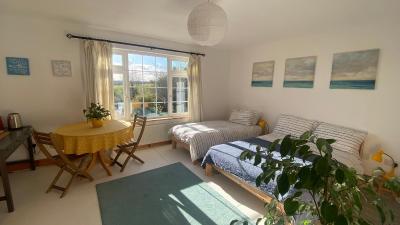 Happy Hill Guesthouse - 1