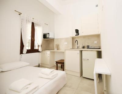 Marousos Central Guesthouse - 7